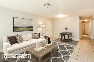 2833 Kensington Ave in Kansas City, MO - Foto de edificio - Building Photo