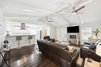 7614 Braesview Ln in Houston, TX - Building Photo - Building Photo