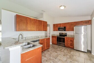 1807 Vauxhall St NW in Palm Bay, FL - Building Photo - Building Photo
