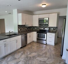 8575 SW 125th St in Miami, FL - Building Photo - Building Photo