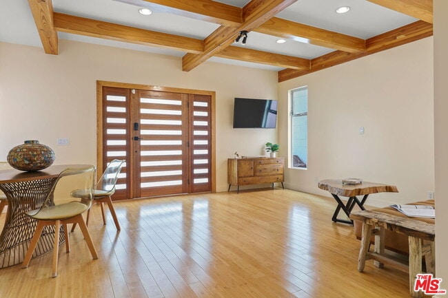 621 Rose Ave in Los Angeles, CA - Building Photo - Building Photo