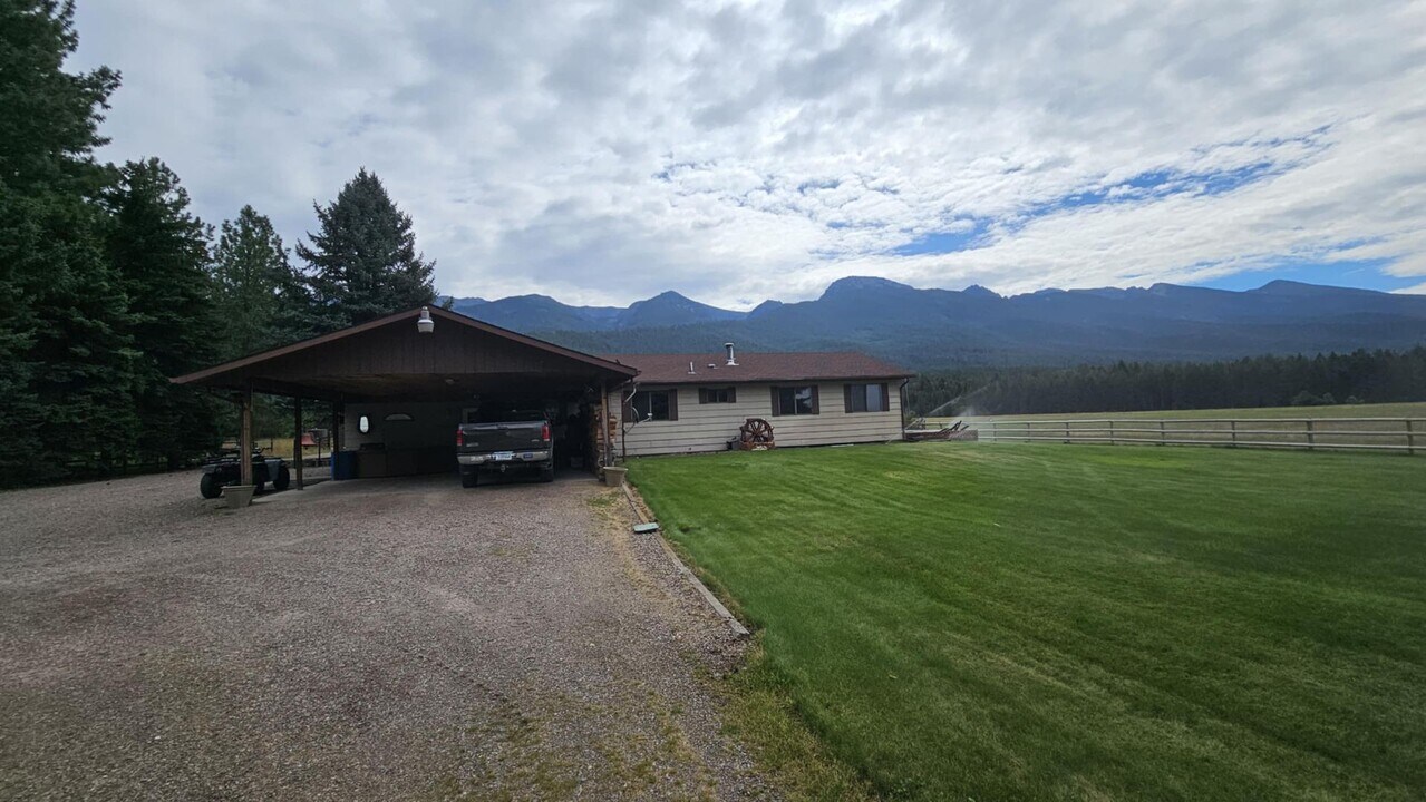 32791 Bugle Ln in Polson, MT - Building Photo