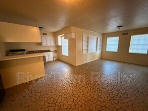 5176 Sea Shore Rd in Memphis, TN - Building Photo - Building Photo