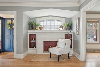 415 E Day Ave in Whitefish Bay, WI - Building Photo - Building Photo