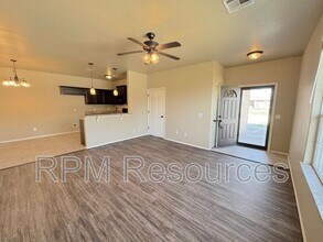 127 Bison Ct Way in Mustang, OK - Building Photo - Building Photo