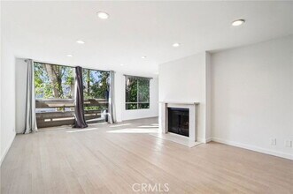 403 N Oakhurst Dr in Beverly Hills, CA - Building Photo - Building Photo