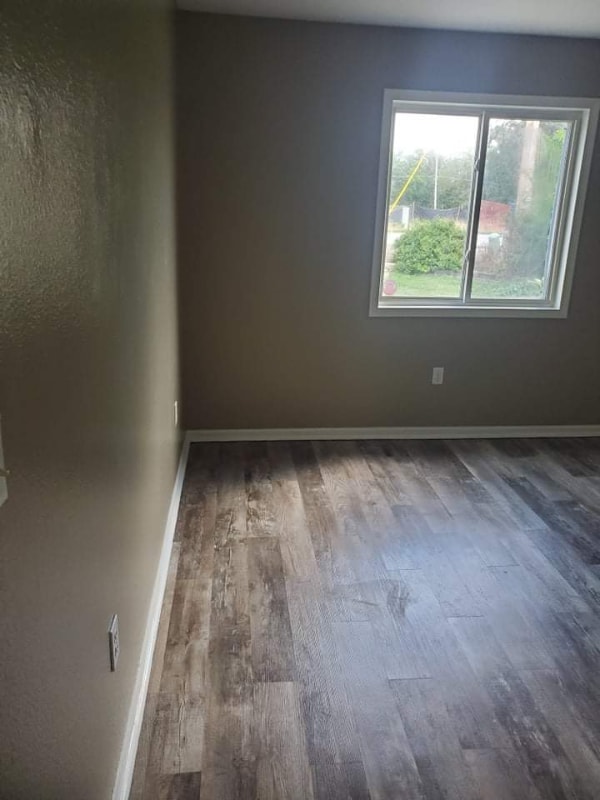 12 Lakeview Dr