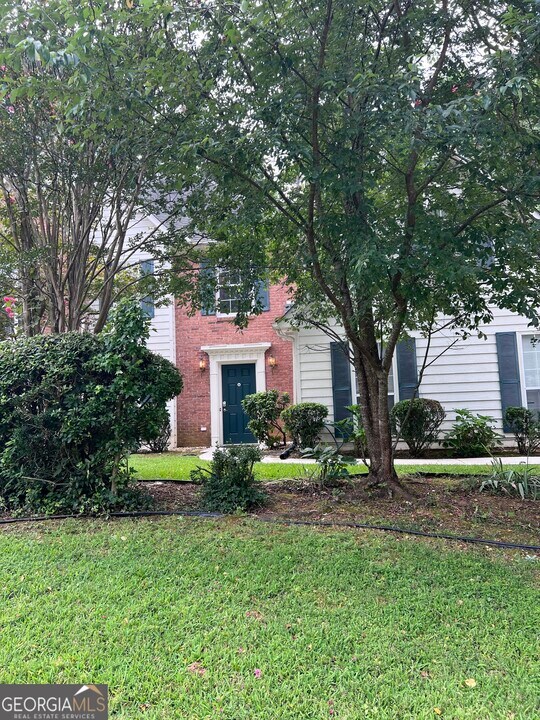 2118 Hunters Branch Ct in Lawrenceville, GA - Building Photo