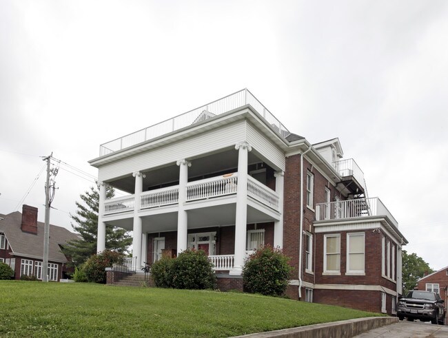 1733 W Clinch Ave in Knoxville, TN - Building Photo - Building Photo