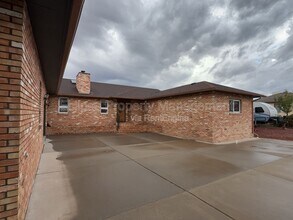 2737 Sierra Vista Dr in Grand Junction, CO - Building Photo - Building Photo