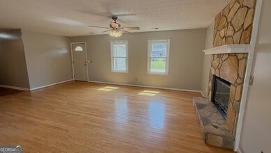 32 Russell Ln in Carrollton, GA - Building Photo - Building Photo