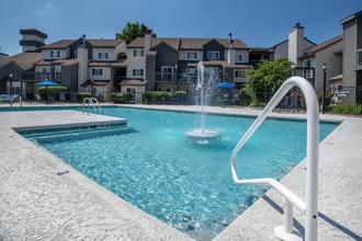 Metro on 5th in St. Charles, MO - Building Photo - Interior Photo