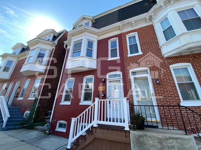 property at 824 W Princess St