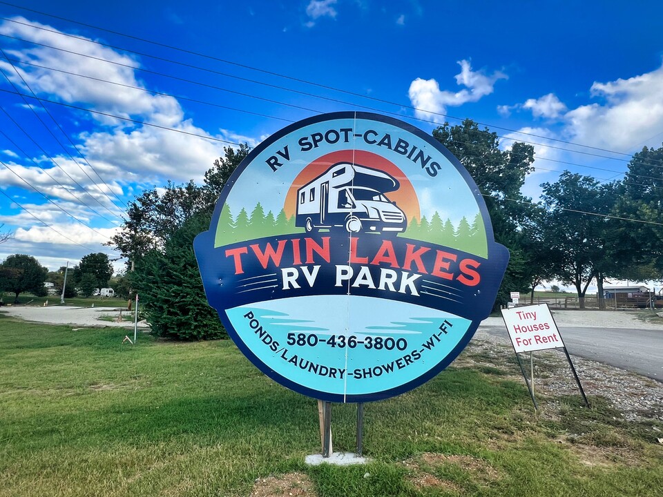 Twin Lakes RV Park in Ada, OK - Building Photo