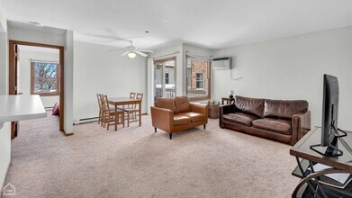 1351 Cunat Ct in Lake In The Hills, IL - Building Photo - Building Photo