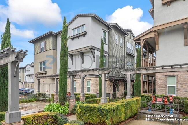 4062 Kinsale St in Dublin, CA - Foto de edificio - Building Photo