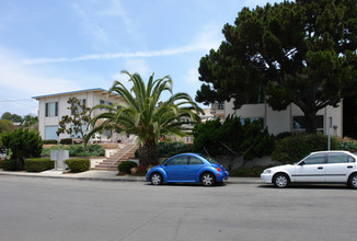 Sea Cliff Terrace in Del Mar, CA - Building Photo - Building Photo