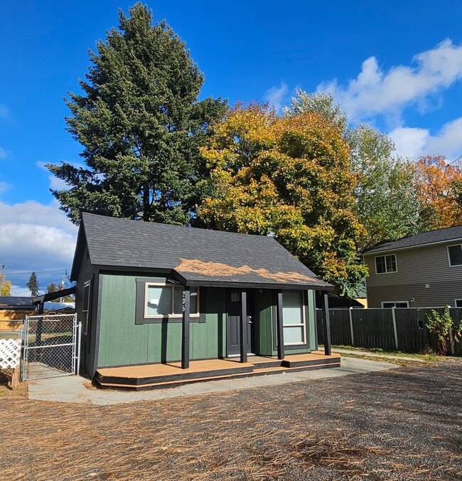 property at 205 E Linden Ave