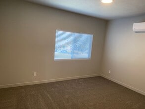560 S Main St in Springville, UT - Building Photo - Building Photo