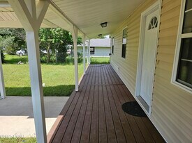 609 Virginia Ave in Lynn Haven, FL - Building Photo