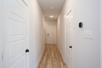 5935 W Hausman Rd-Unit -#38 in San Antonio, TX - Building Photo - Building Photo