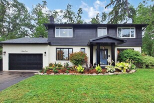 9 Parker Ct in Barrie, ON - Building Photo