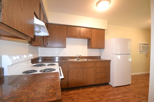 205 W Summerfield Ave in Leeton, MO - Building Photo - Building Photo