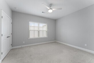 114 Magnolia Green St in Shenandoah, TX - Foto de edificio - Building Photo