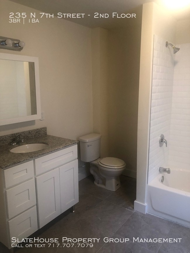 235 N 7th St-Unit -2nd Floor in Allentown, PA - Building Photo - Building Photo