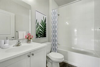 Cinque Apartments in London, ON - Building Photo - Building Photo