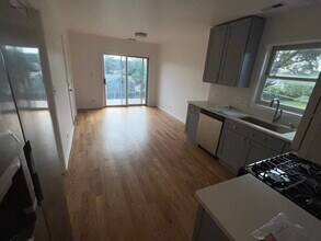 2833 Auxplaines Ave, Unit Unite 3 in River Grove, IL - Foto de edificio - Building Photo