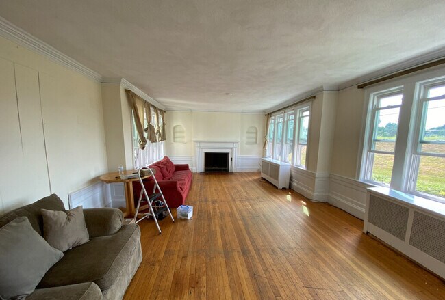 36 Manet Rd, Unit #1 in Chestnut Hill, MA - Building Photo - Building Photo