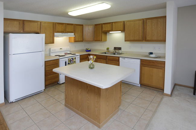 Sierra Ridge Apartment Community in Bismarck, ND - Foto de edificio - Interior Photo