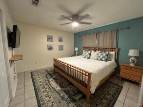 3211 Auburn Pky in Gulf Breeze, FL - Foto de edificio - Building Photo