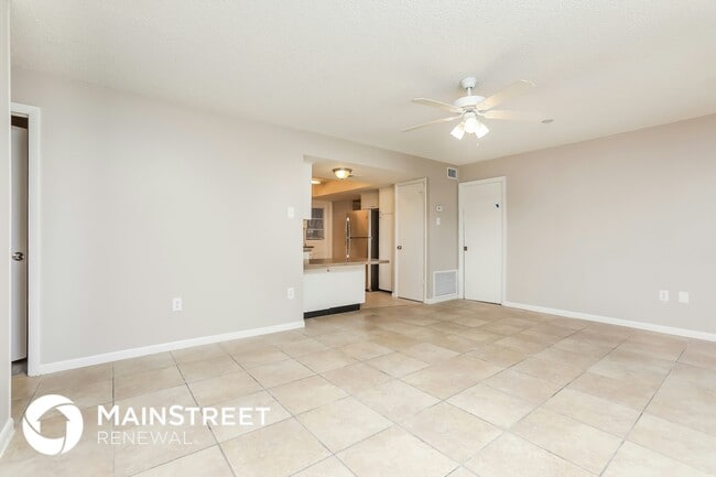 605 Applewood Ave, Unit C in Altamonte Springs, FL - Foto de edificio - Building Photo