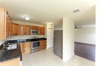 13342 87th St N in West Palm Beach, FL - Building Photo - Building Photo