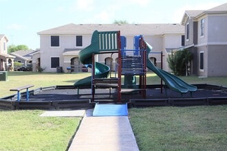 Paseo Plaza in Brownsville, TX - Building Photo - Building Photo