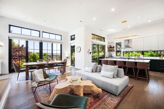 3826 Meridian Ave N in Seattle, WA - Building Photo - Building Photo