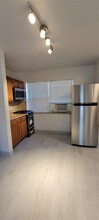 1723 Liberty St-Unit -8 in Hollywood, FL - Foto de edificio - Building Photo