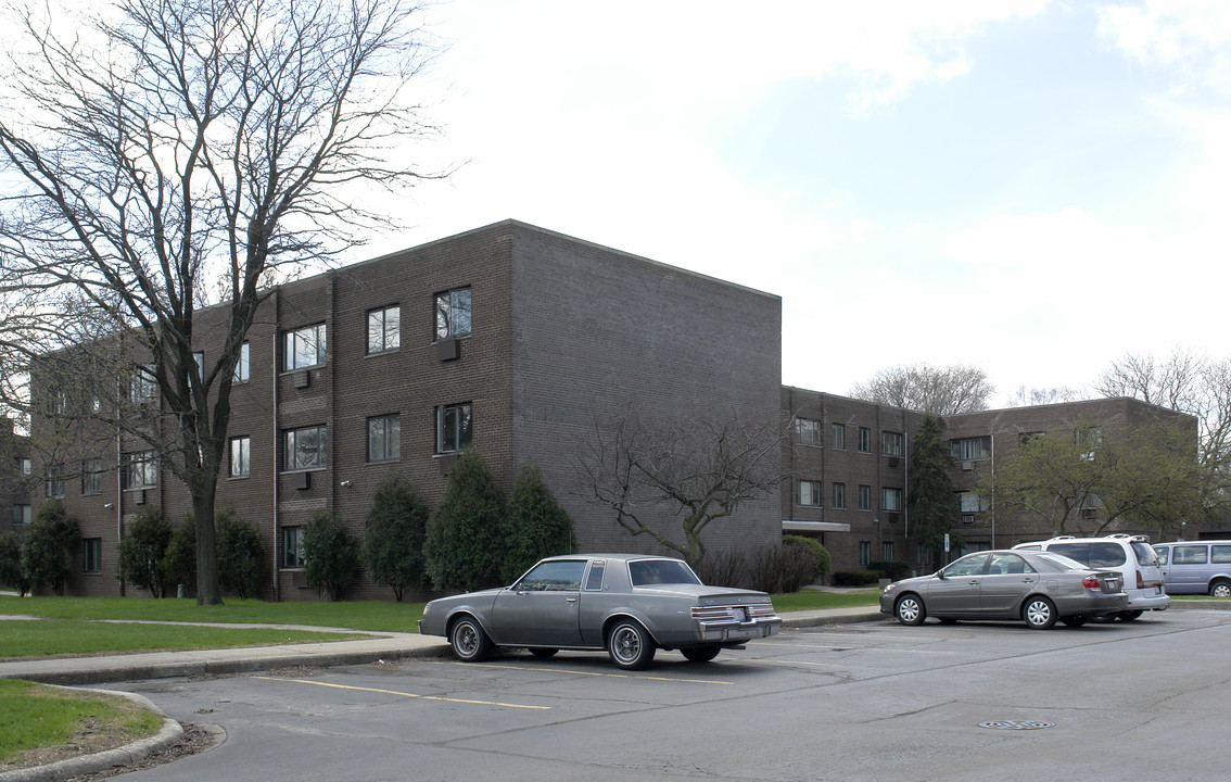 Crystal Terrace Apartments in Crystal Lake, IL - Building Photo