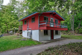 33 Chandler Mountain Rd in Bartlett, NH - Foto de edificio - Building Photo