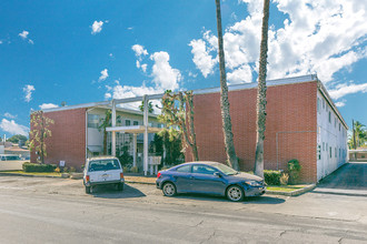 Vista Palms in San Gabriel, CA - Foto de edificio - Building Photo