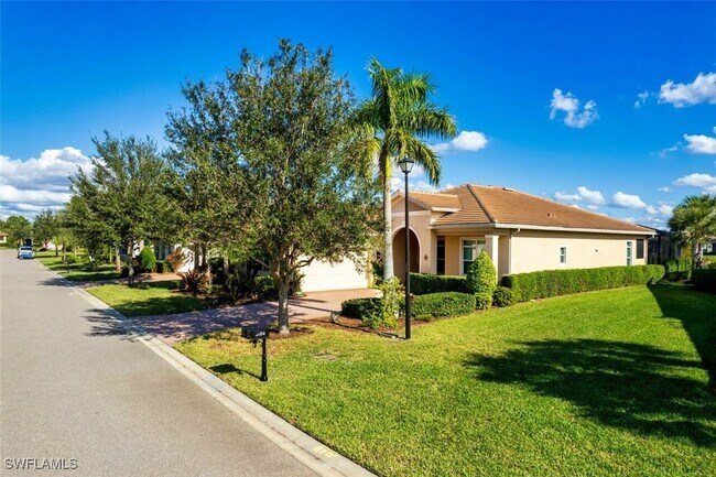 property at 13866 Woodhaven Cir