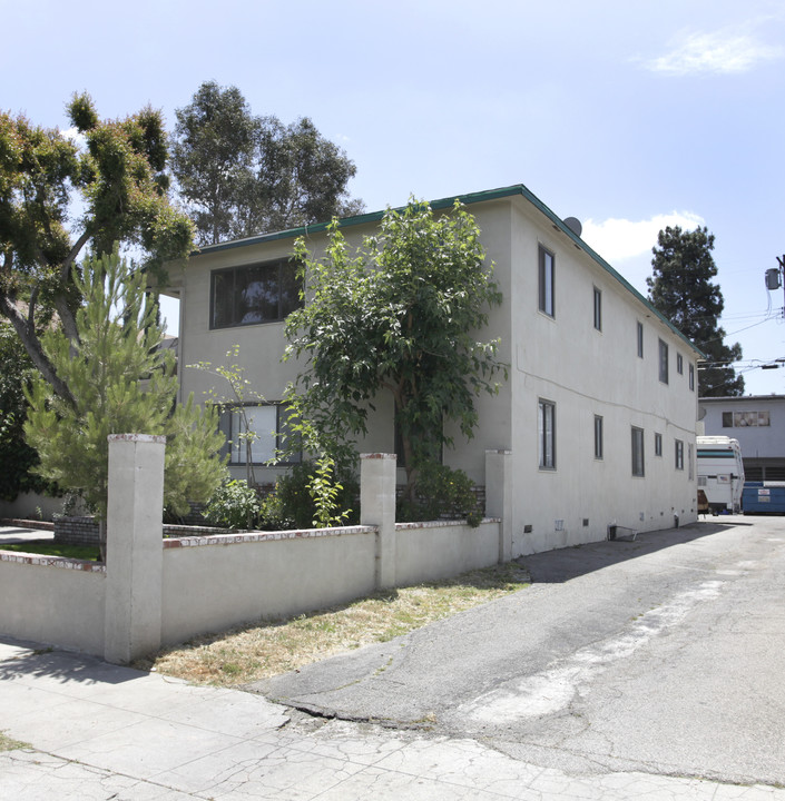 11456 Killion St in North Hollywood, CA - Building Photo