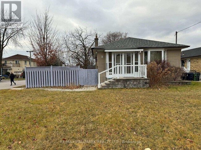 2 Kootenay Crescent