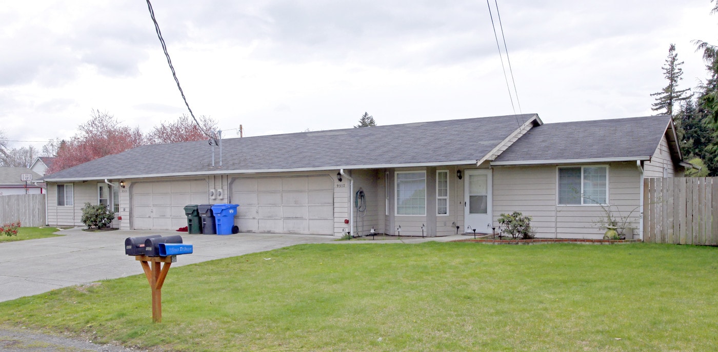 9505-9507 SW Division Ln in Tacoma, WA - Foto de edificio