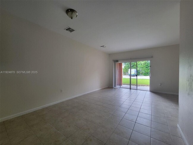 17339 NW 7th Ave in Miami Gardens, FL - Building Photo - Building Photo