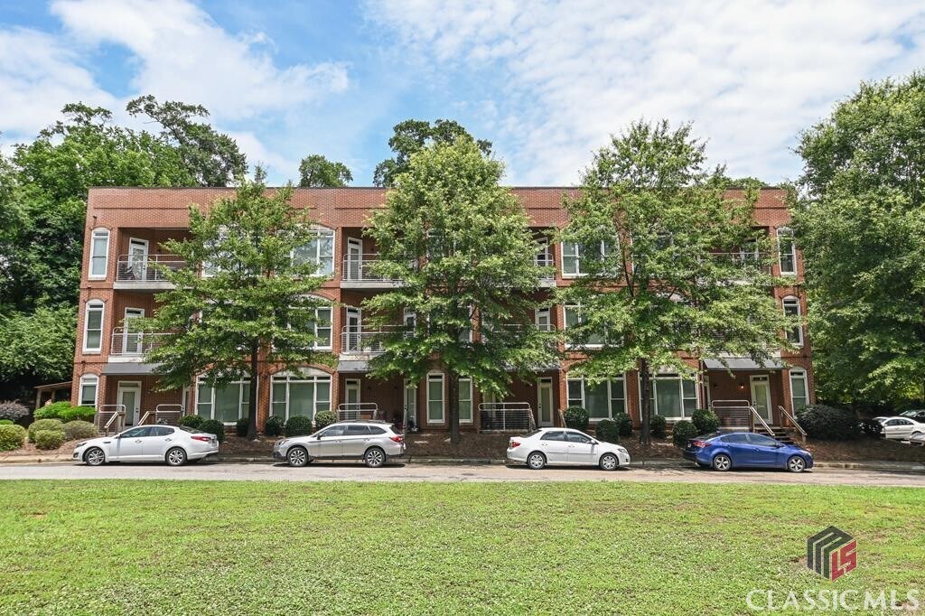 250 Martha Dr in Athens, GA - Building Photo
