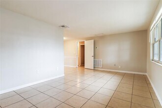 4031 Claremont Dr in New Port Richey, FL - Building Photo - Building Photo