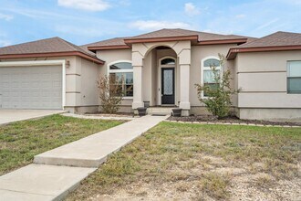 104 Running Bear Trail in Del Rio, TX - Building Photo - Building Photo